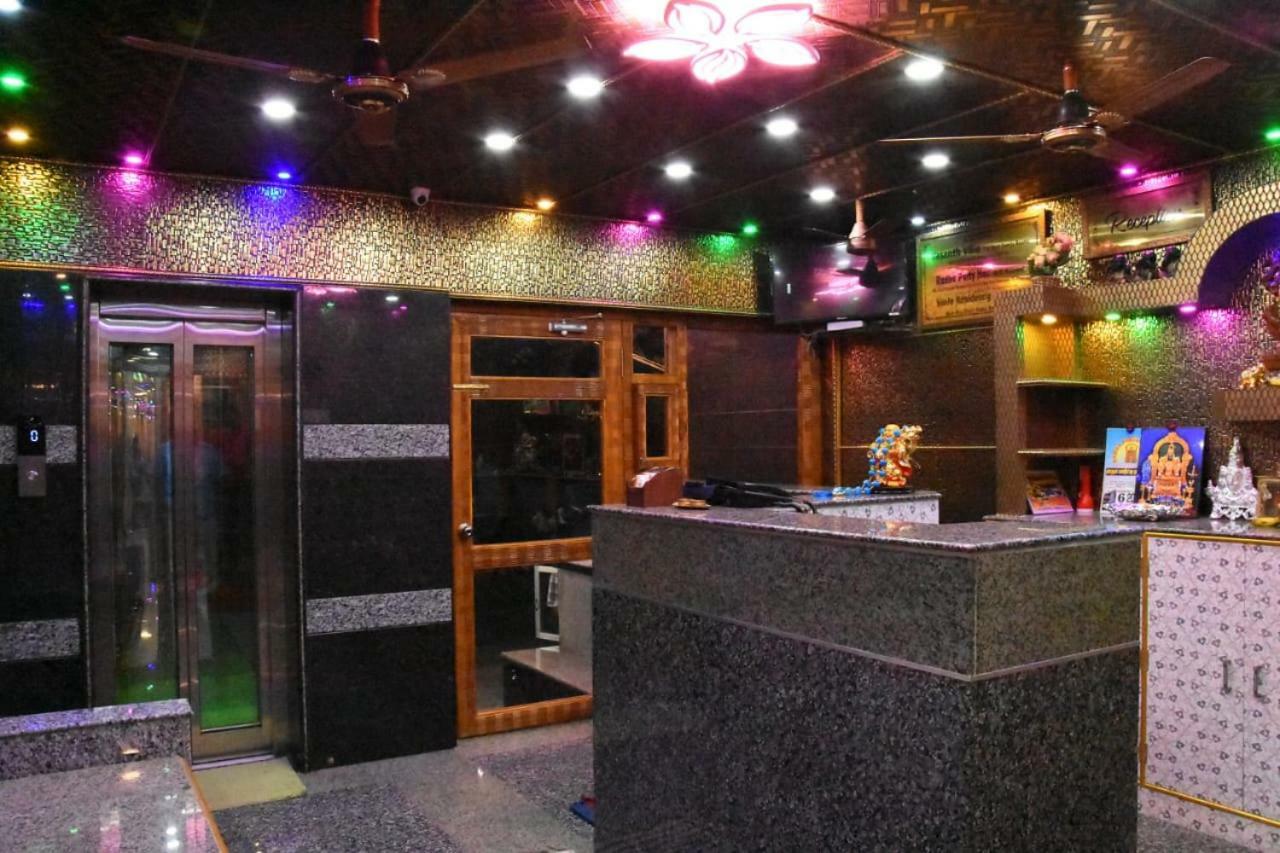 Gayathri Stay Kanchipuram Extérieur photo