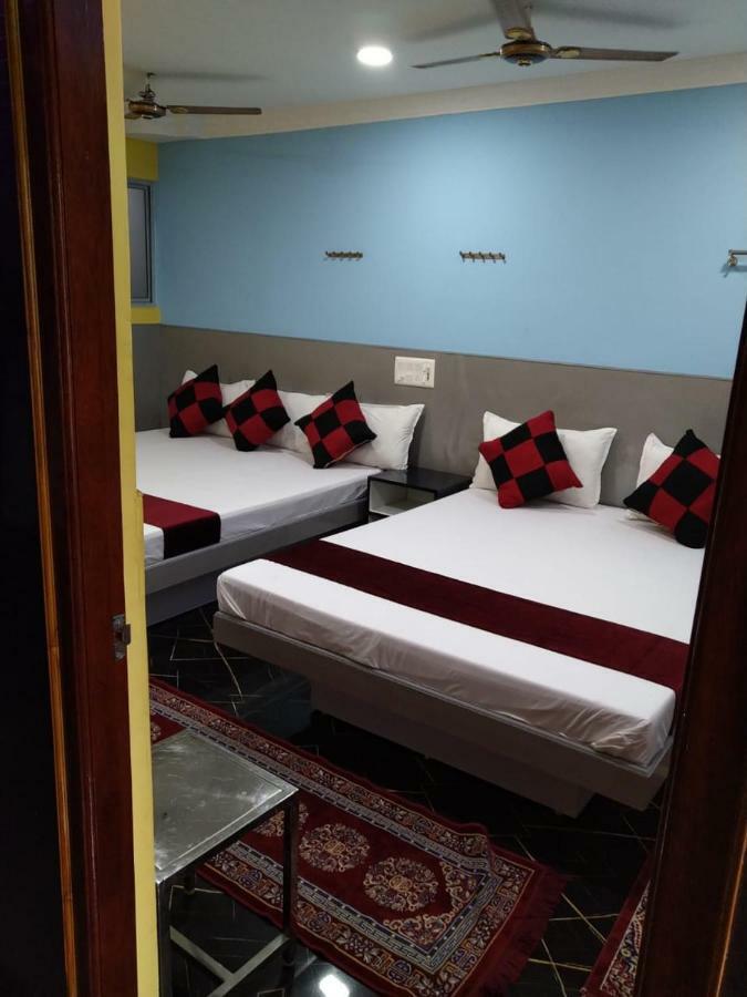 Gayathri Stay Kanchipuram Extérieur photo